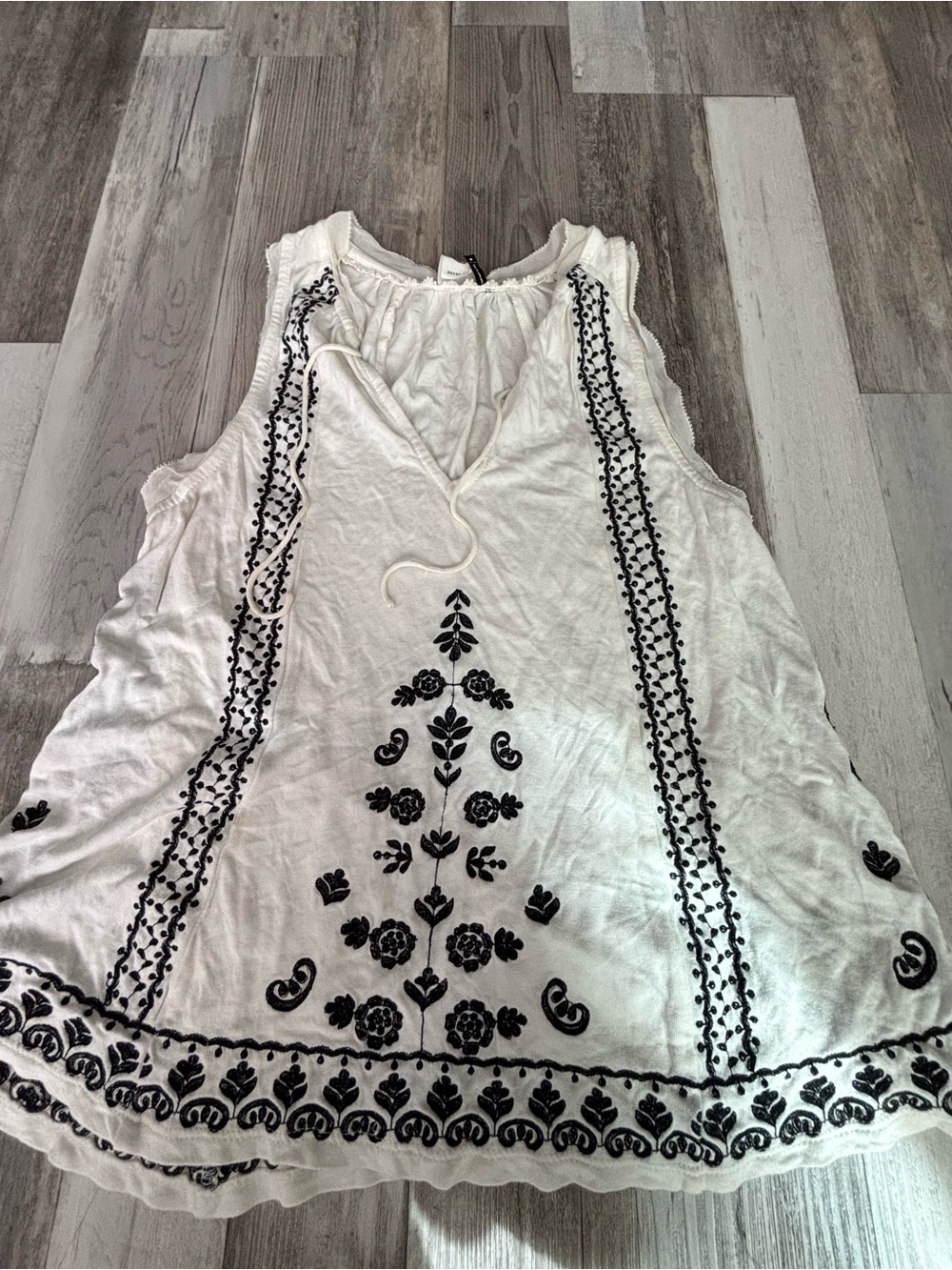 Anthropologie White Sleeveless Tank with Black Embroidered Motif